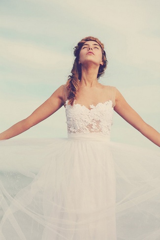 25 Beach Wedding Gowns