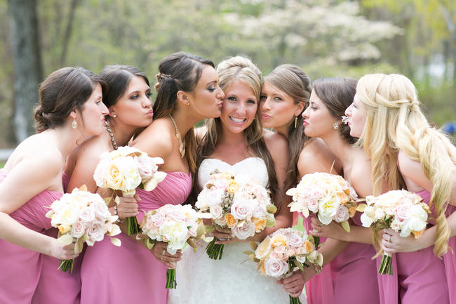 Cute Bridesmaid Photo Idea! // Beautiful Rustic Elegance Wedding in Blush Cream Gold // Carly Fuller Photography // Click for more details on www.ConfettiDaydreams.com