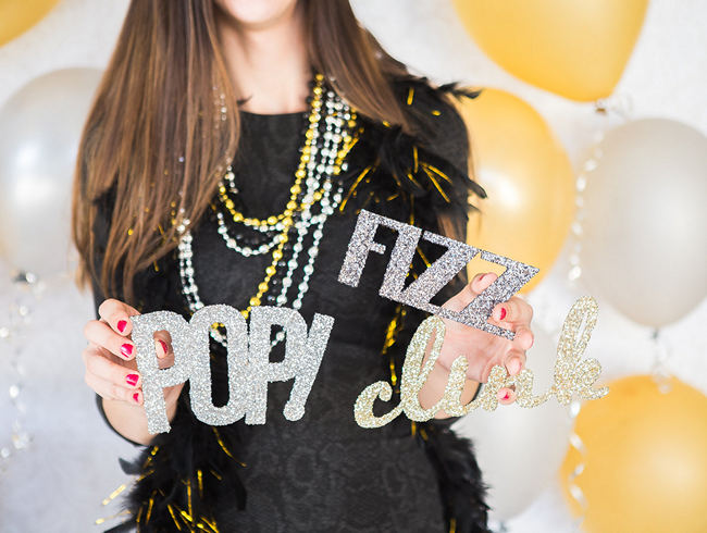 16 DIY New Years Eve Party & Wedding Ideas {Gold and Glitter}