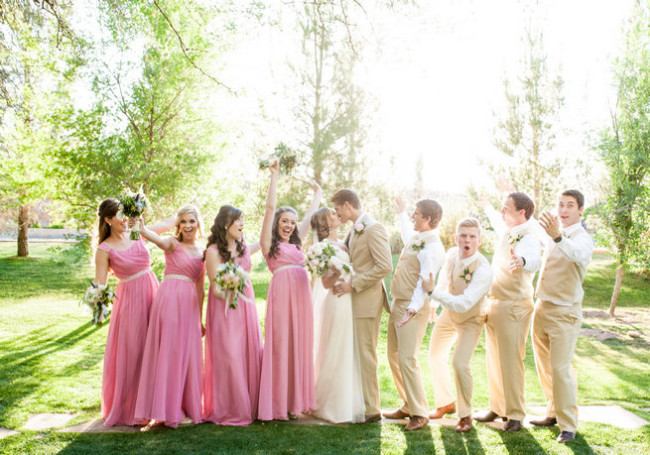 21 Wedding Photo Ideas For Your Bridal Party View More Http Bethaney Photography P Us West